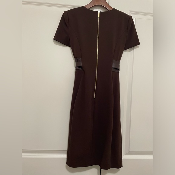 Calvin Klein Brown Bow Interview Sheath Dress - Picture 2 of 2